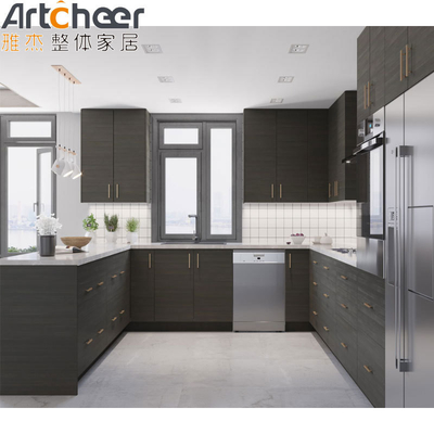 comprar Armário de cozinha em forma de U de pedra de quartzo branco com painel de porta de membrana de PVC moderno e elegante fabricação em linha