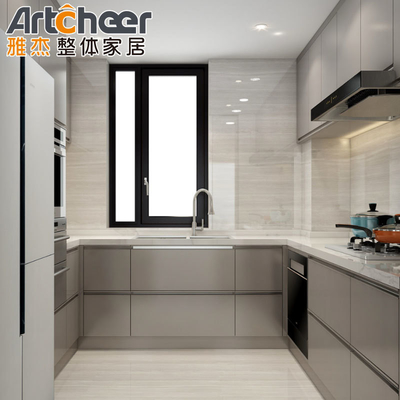 comprar Armário de cozinha moderno e elegante de cor branca cinza com acabamento Matt e design de pendurar na parede fabricação em linha