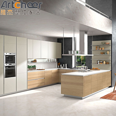 comprar Armário de cozinha moderno personalizado em forma de U Porta de carimbar branco com barra de pedra de quartzo fabricação em linha