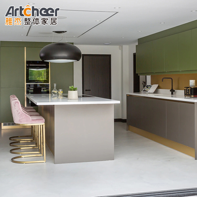 comprar Armário de cozinha de ouro com design moderno e porta de volta fabricação em linha