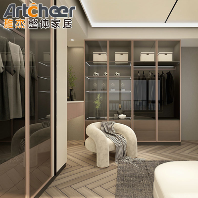 comprar Crie um armário elegante com um armário com portas de vidro e acessórios fabricação em linha