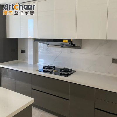 comprar Hotel Design Mobiliário de cozinha de luxo com mesa de pedra de quartzo de grau material E1 fabricação em linha