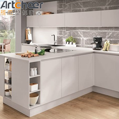 comprar Cabine de cozinha de bordo de acabamento brilhante de tamanho personalizado com mesa de jantar de ilha de metal moderna fabricação em linha